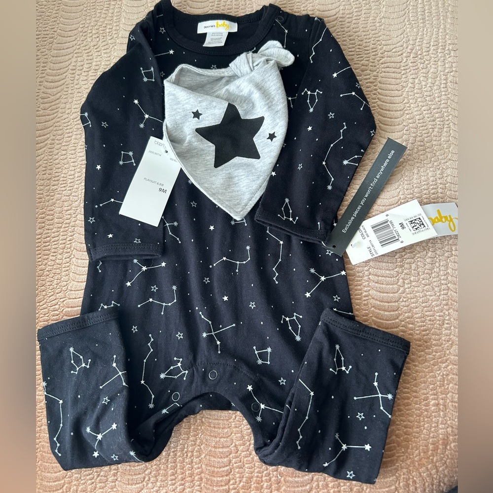 Bloomie’s Baby NWT Black Starry Baby Onesie Playsuit and Bib